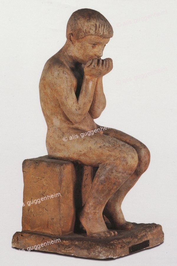 Sitzender Knabe