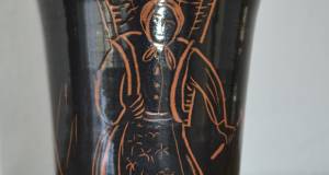Vase Bäuerin mit Kratte