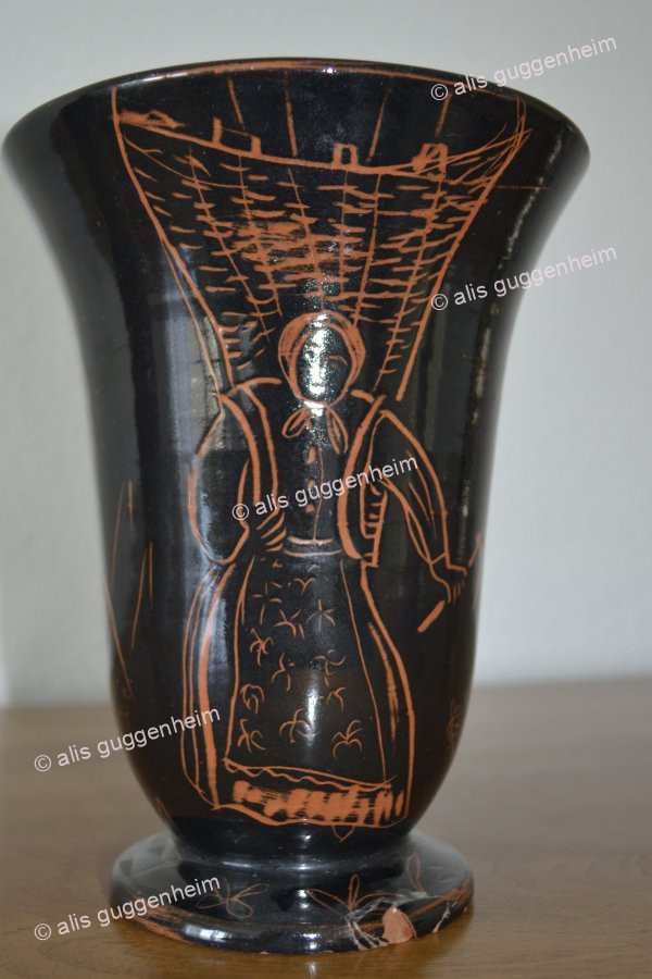 Vase Bäuerin mit Kratte